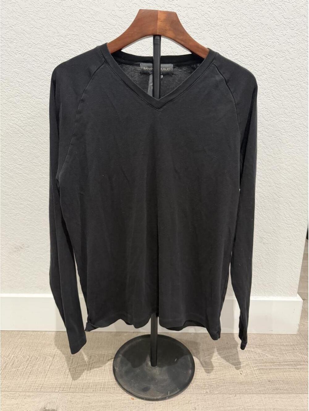 Banana Republic Black Cotton Long Sleeve V-Neck T-Shirt Men's Large